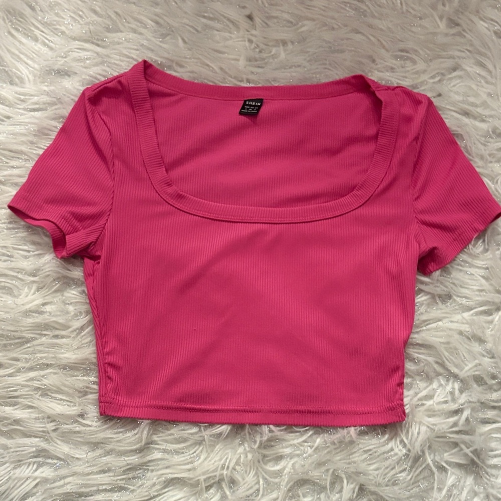 SHEIN Fuchsia Ribbed Crop Top